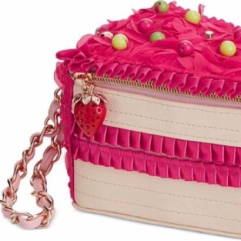 Betsey Johnson LETS EAT CAKE WRISTLET-COLLECTIBLE - Picture 2 of 9